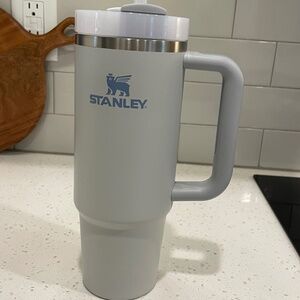 Stanley 30 oz Quencher H2.0 Flowstate Tumbler